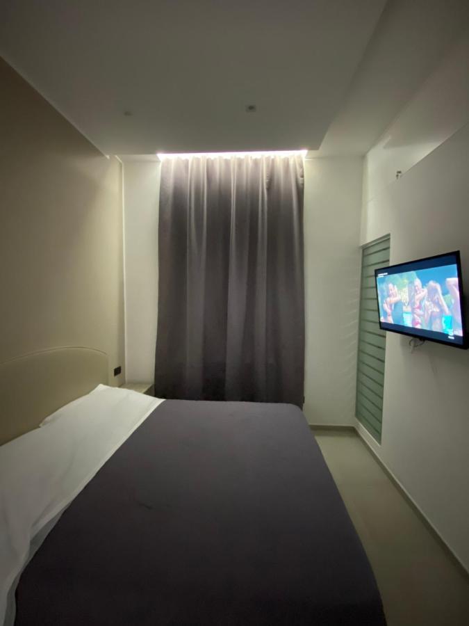 Room25Mq Cercola Exterior foto